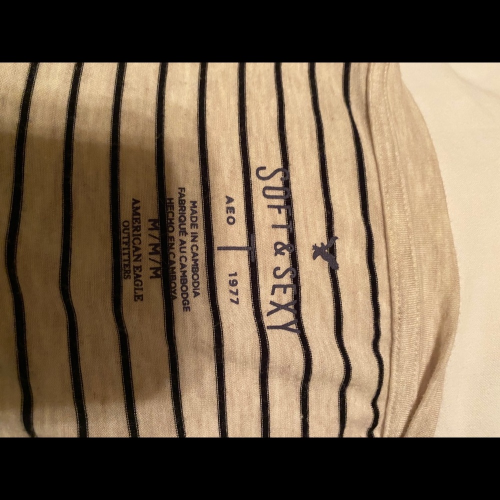 American Eagle Long Sleeve - Picture 5 of 6